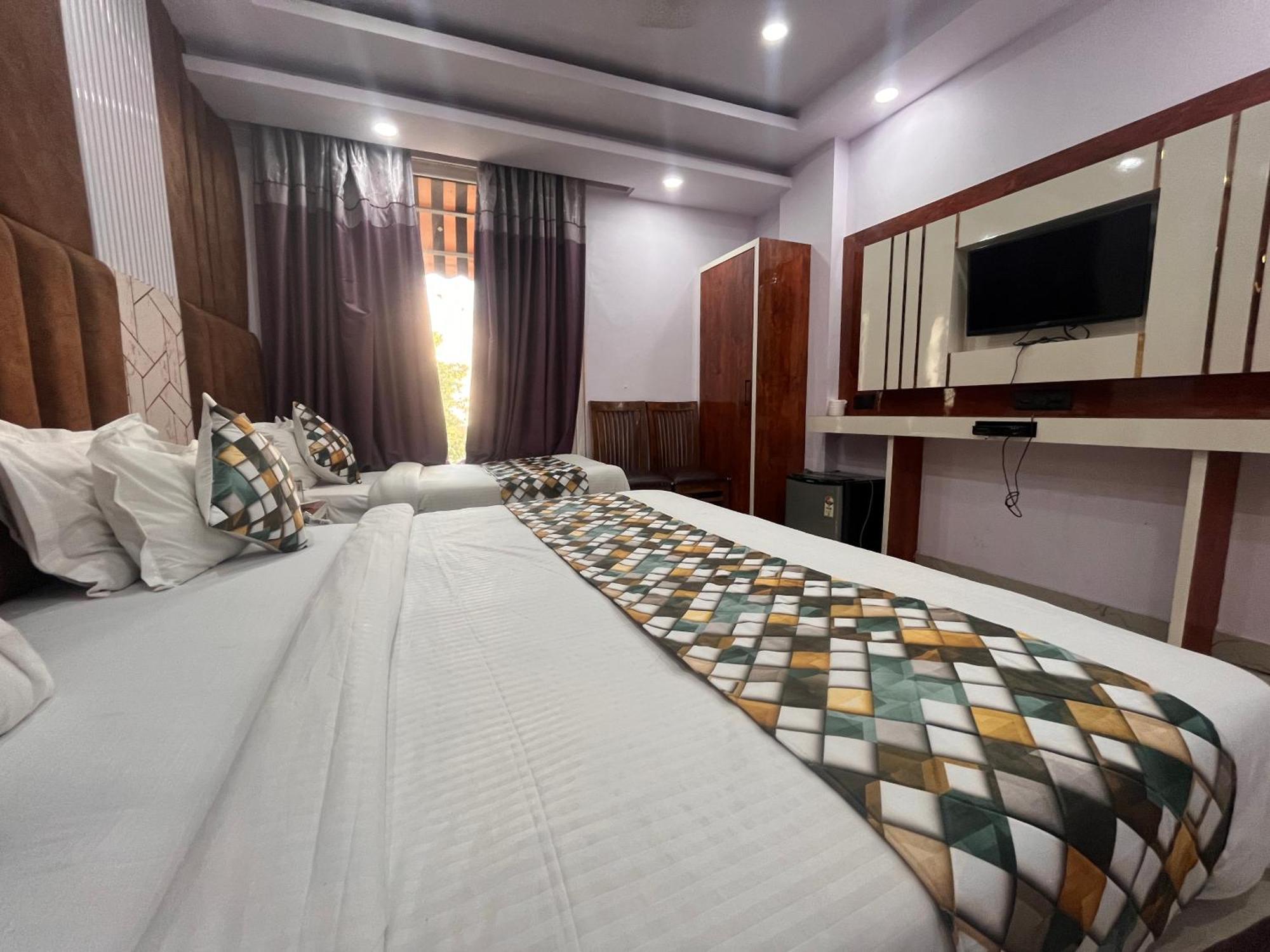 Hotel Embassy Near Rk Ashram Metro نيودلهي المظهر الخارجي الصورة