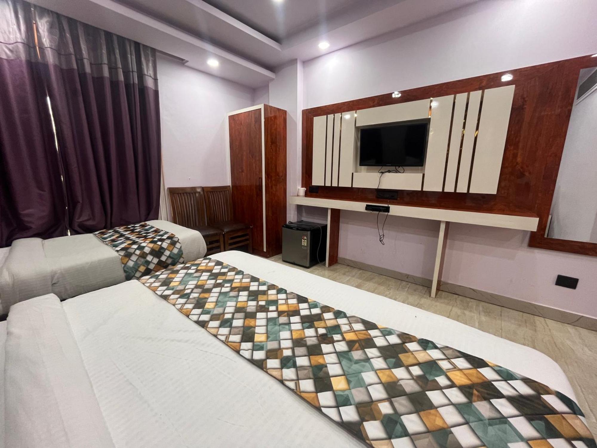 Hotel Embassy Near Rk Ashram Metro نيودلهي المظهر الخارجي الصورة