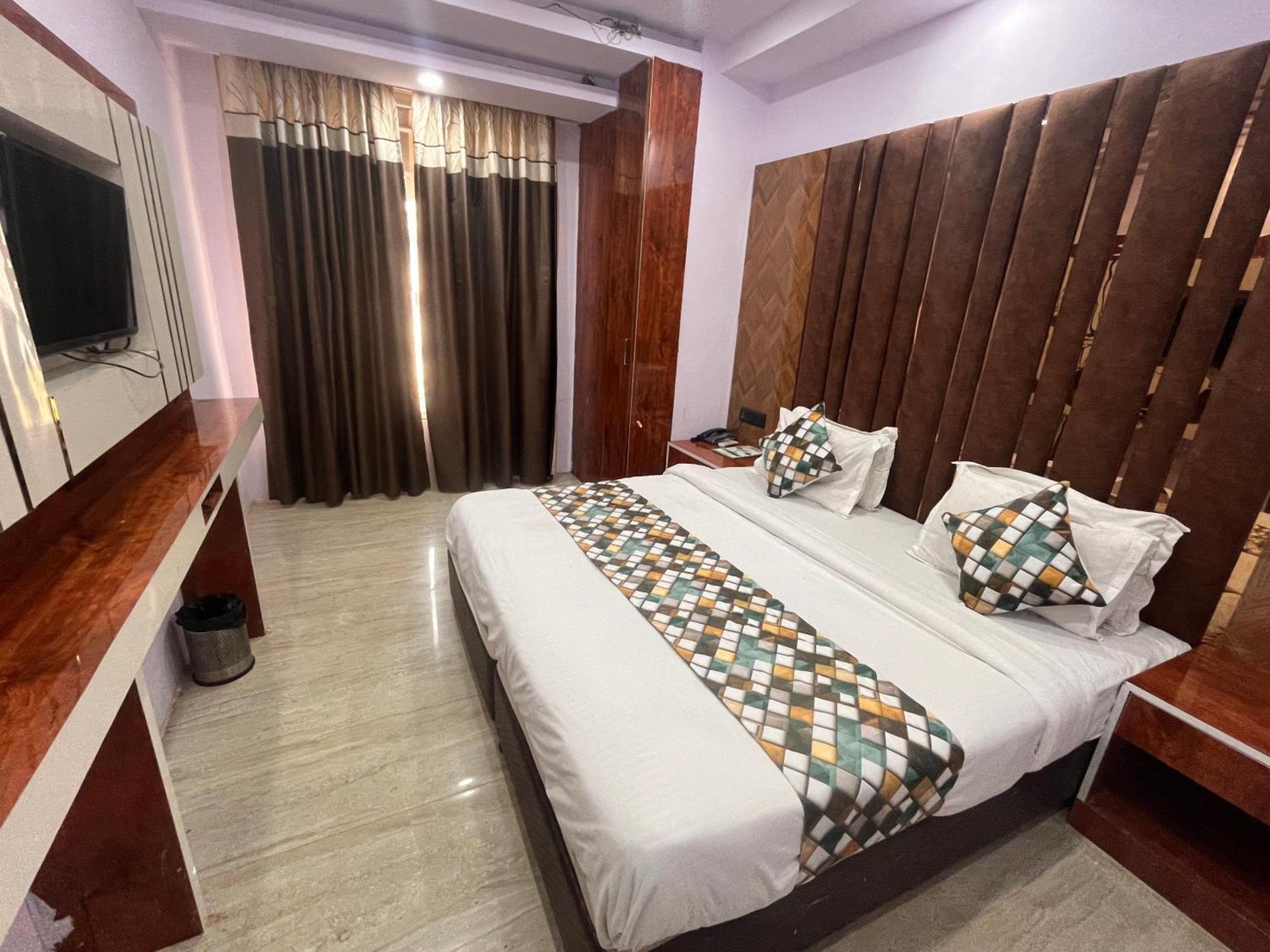 Hotel Embassy Near Rk Ashram Metro نيودلهي المظهر الخارجي الصورة